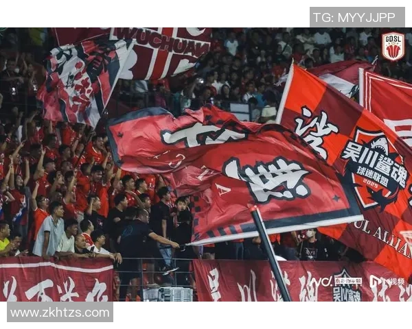 足球球星定制t恤展现独特魅力彰显球迷热情与运动时尚结合