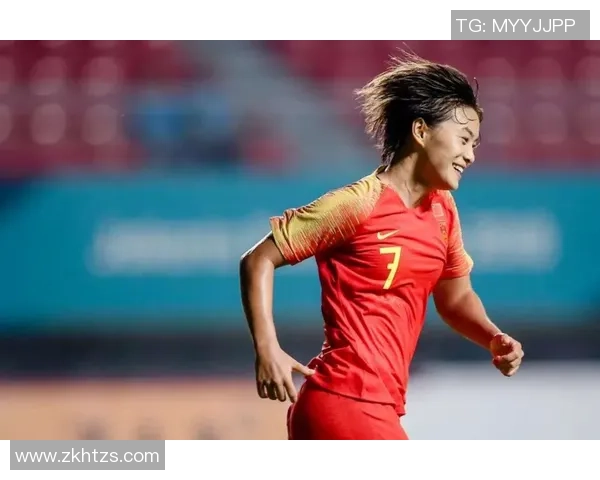 足球球星美女女儿引关注 父母基因加持成新一代焦点人物