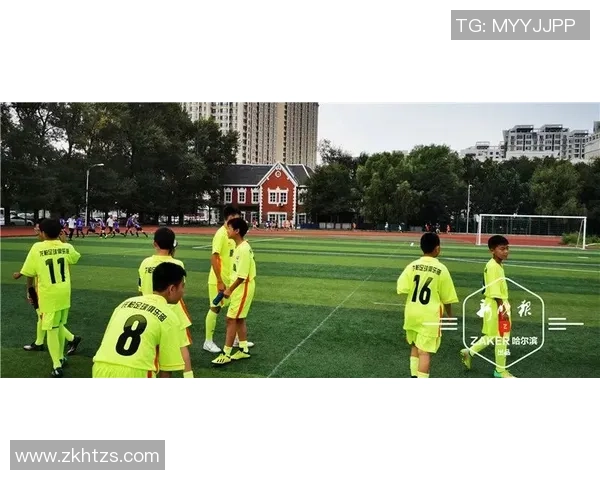 身高1米8的足球球星有哪些他们的表现如何在球场上展现优势